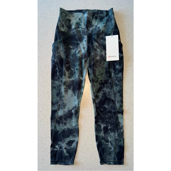 lululemon align crop 23” pockets* - Picture 2 of 11